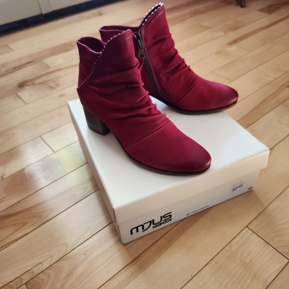 New Mjus ankle boots sz40EU(9US)